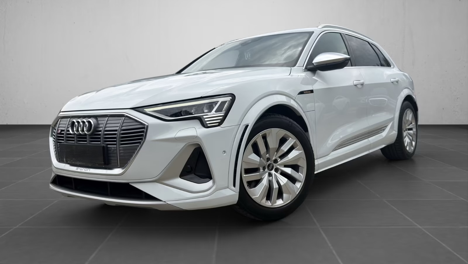 Audi e-tron S quattro
